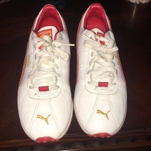 Puma sneakers, never worn! Size 9